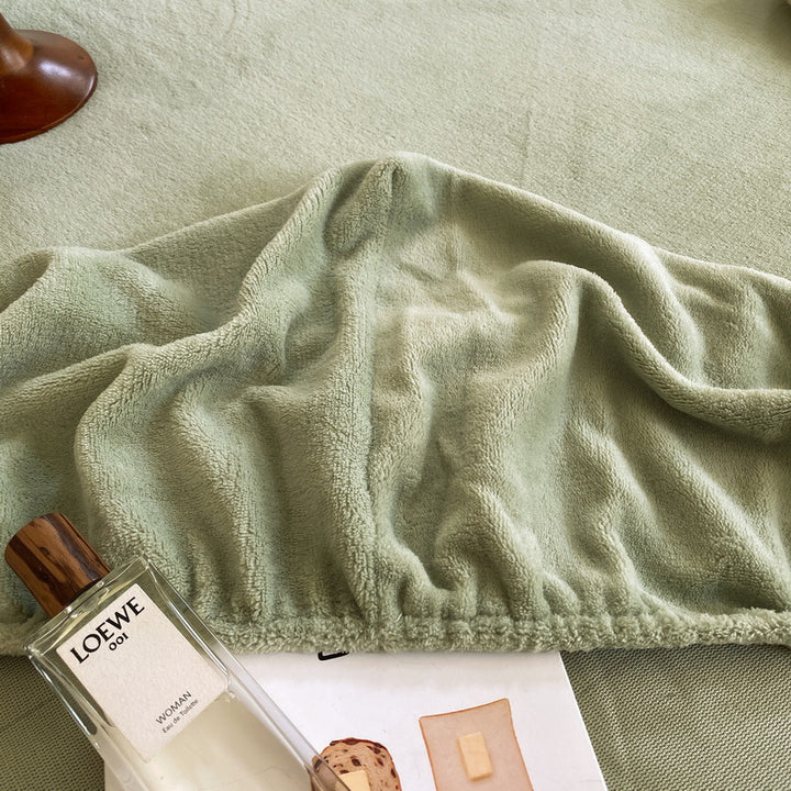 Fitted sheet made of milk fiber fleece, Nordic style