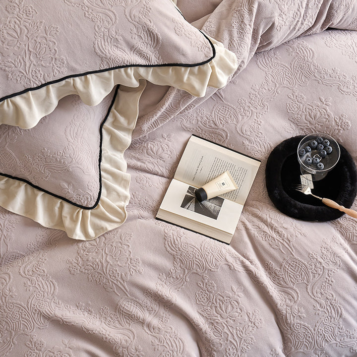 Luxurious milk fiber fleece bedding set with ruffles