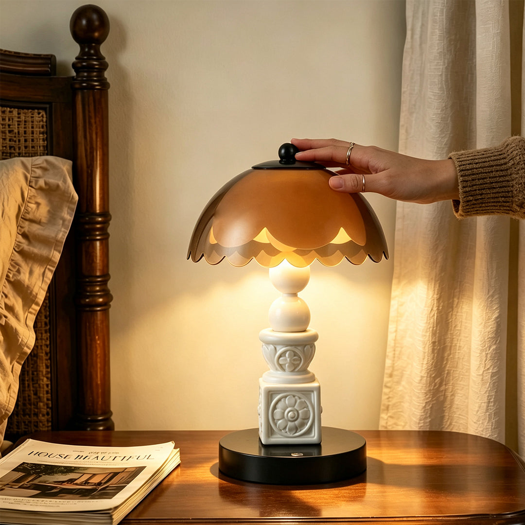 Nightstand lamp with jellyfish relief motif, white
