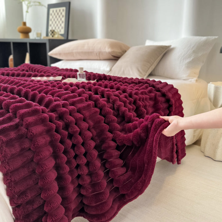 Luxurious flannel blanket made of rabbit fur imitation