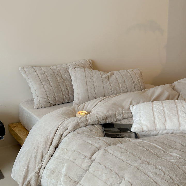 Milk fleece bedding set, 320g, with embossing pattern