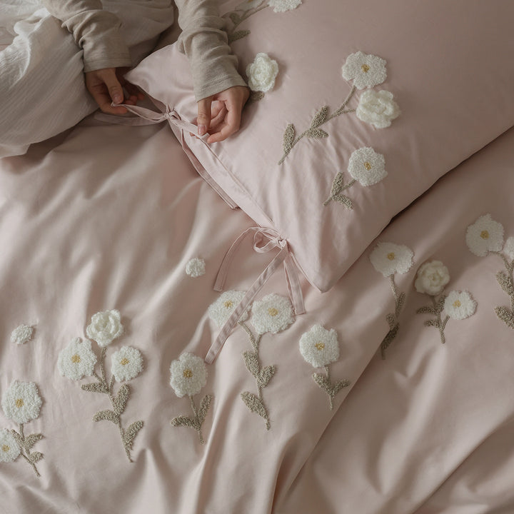 Long Staple Cotton Bedding with Floral Pattern