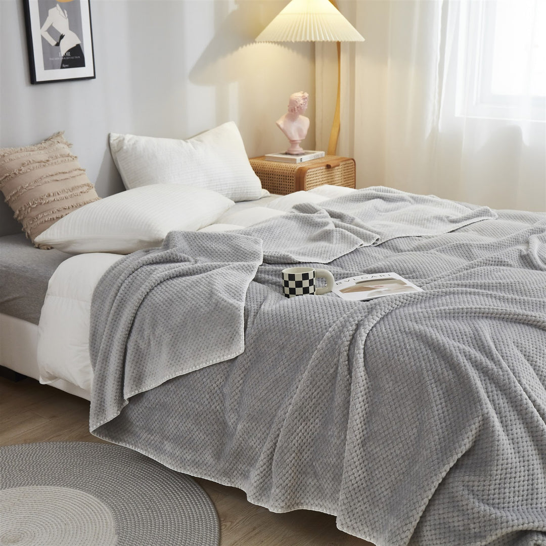 Fluffy flannel blanket with waffle structure