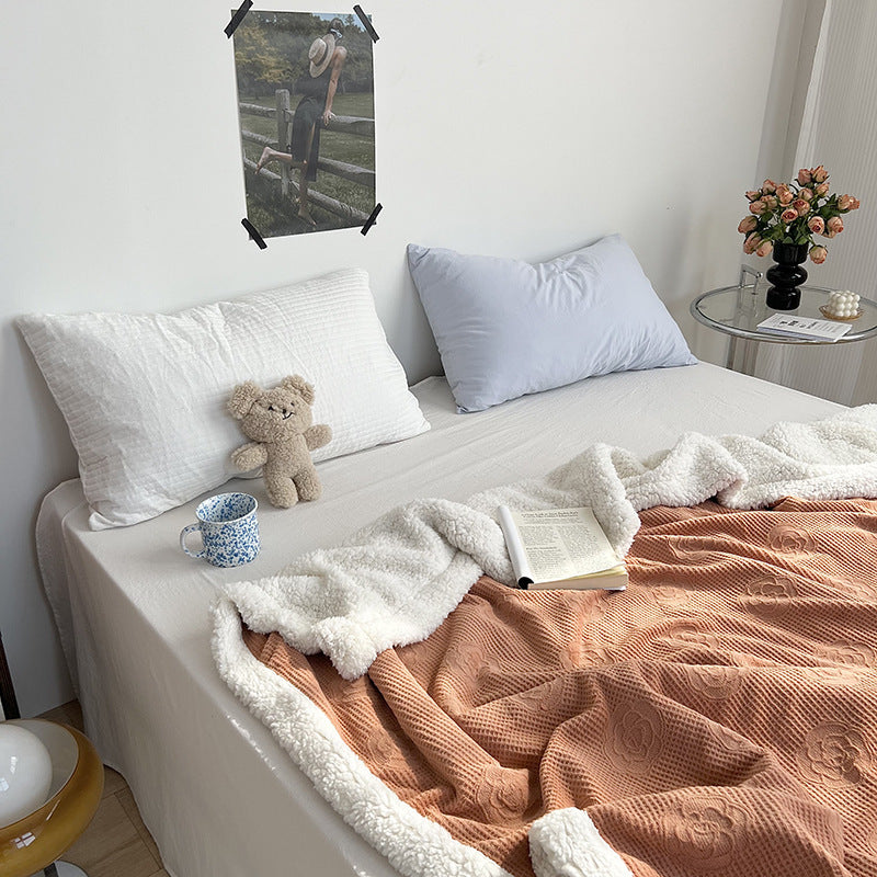 Double-sided cuddle blanket, milk fiber fleece and lamb fleece imitation
