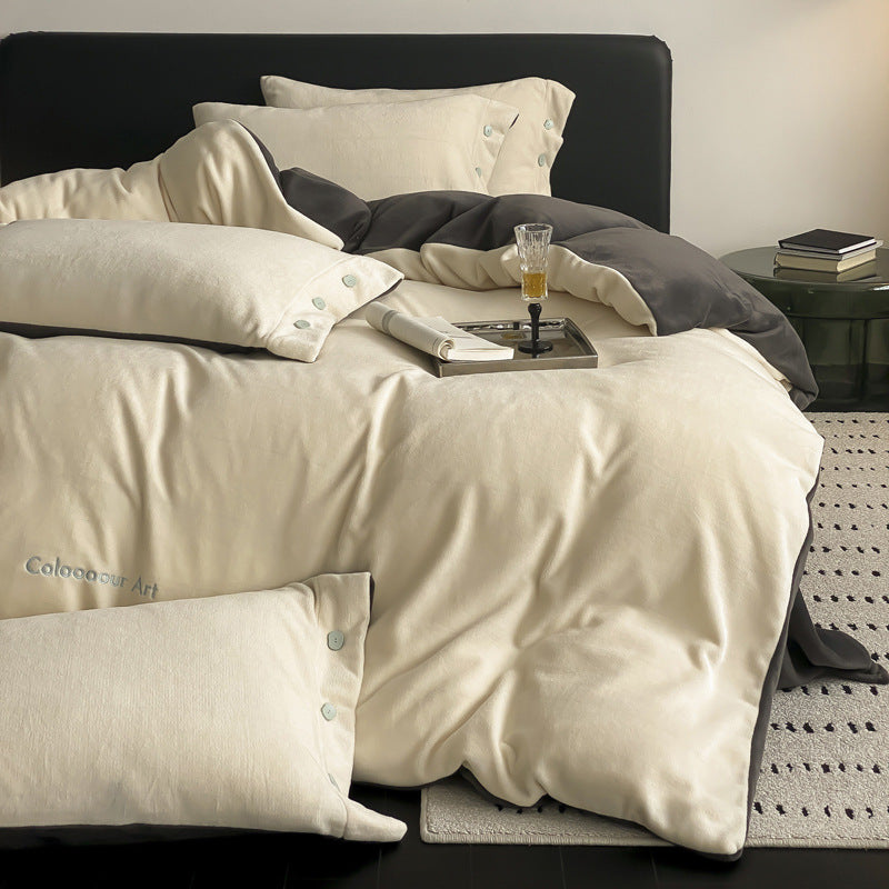 Minimalist bed set made of milk fiber