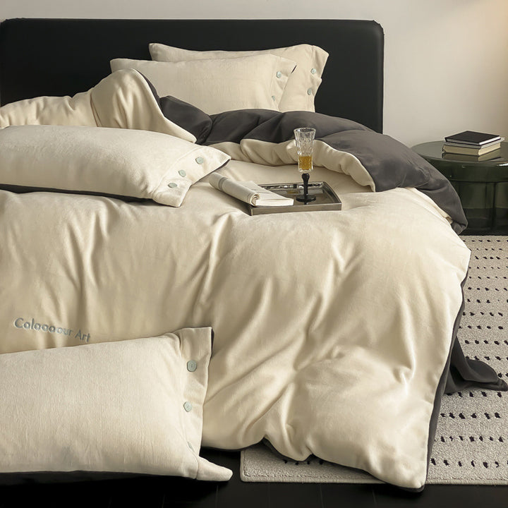 Minimalist bed set made of milk fiber