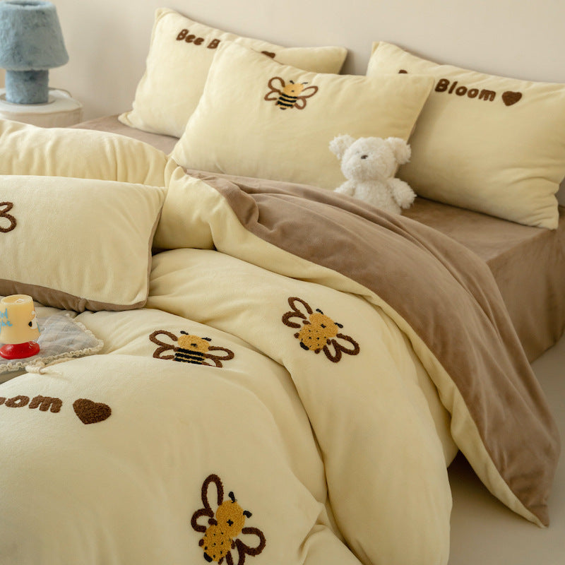 Fluffy bed linen set made of milk fiber fleece for children