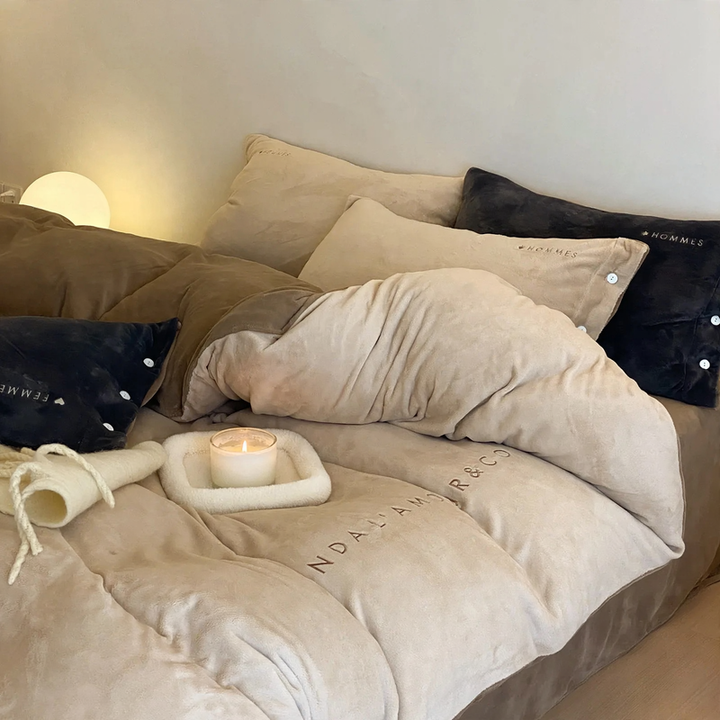 Minimalist bed set made of milk fiber