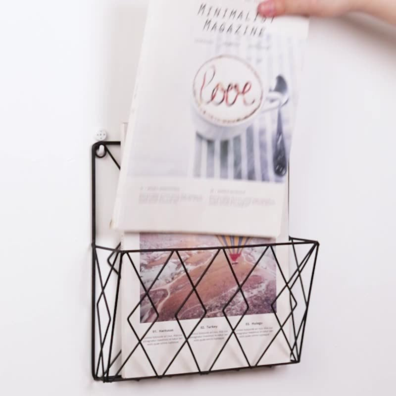 Iron wall shelf, modern and minimalist