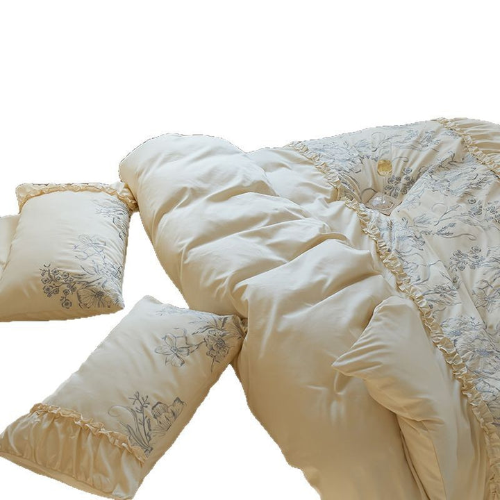 Embroidered bedding set made from lyocell fibers