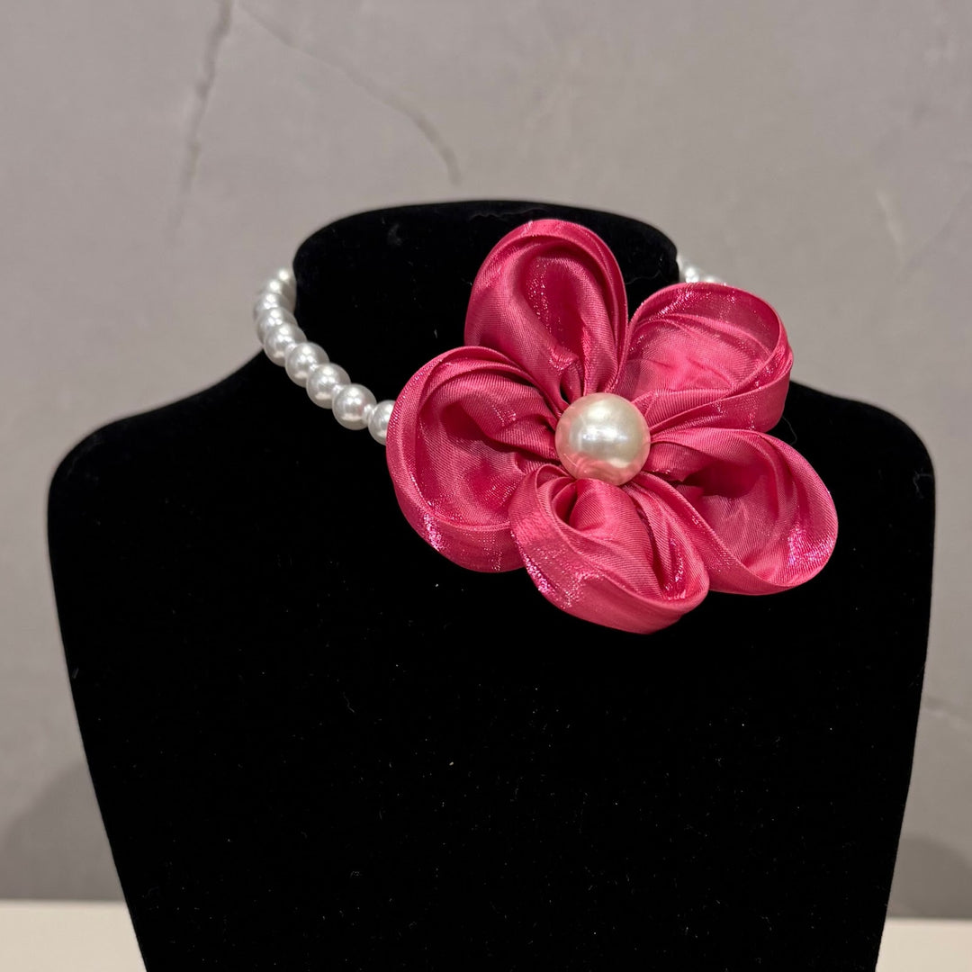 Plastic collar with floral pattern for pets