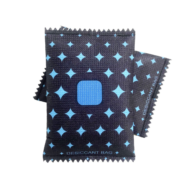 Reusable dehumidifying bag with color-changing silica gel