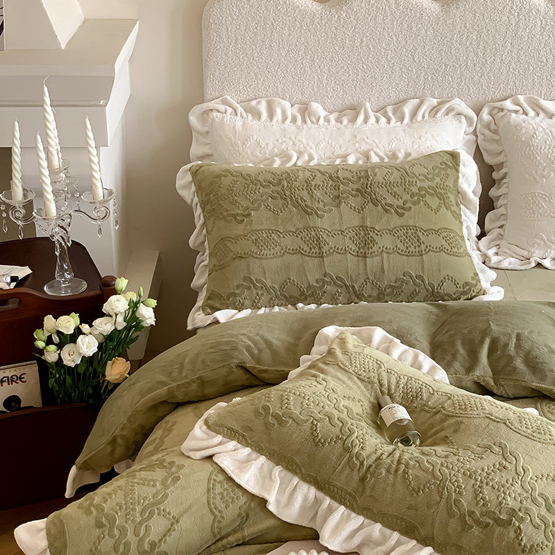 Winter bedding set made of milk fleece with ruffled edge