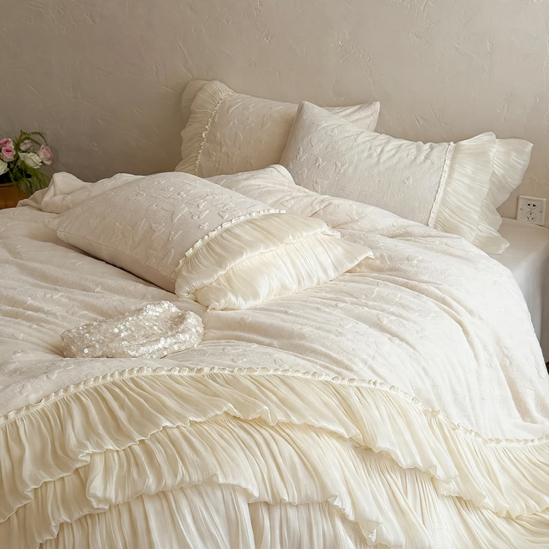 Milk fiber bedding with lace edge, 4-piece