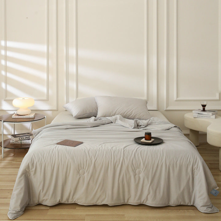 Cooling summer blanket made of functional fibers