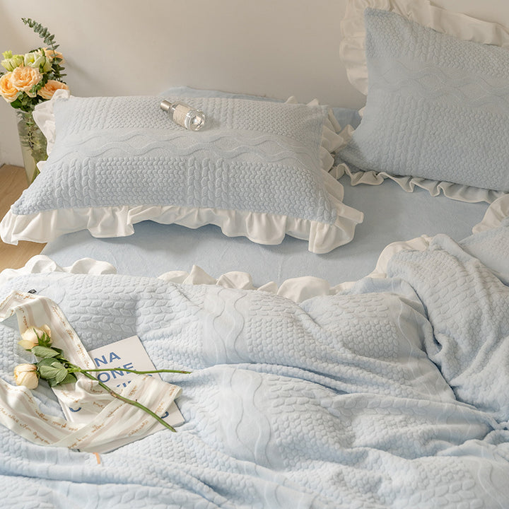 Winter bedding set made of milk fleece with ruffled edge