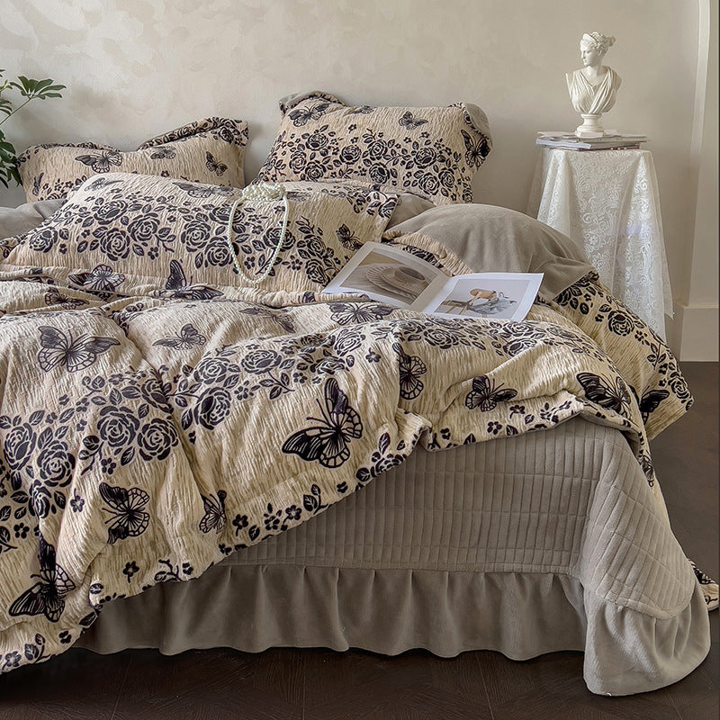 Bedding set made of milk fiber fleece with French embroidery