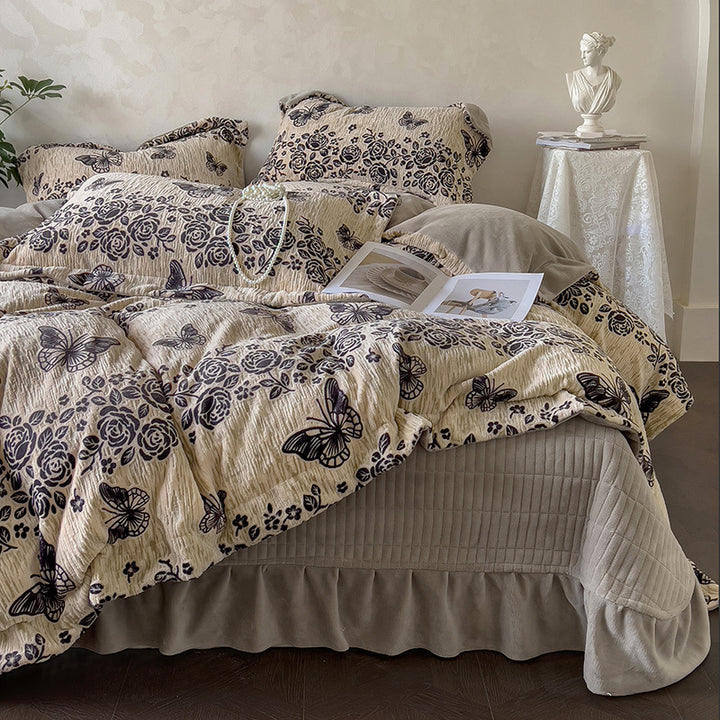 Bedding set made of milk fiber fleece with French embroidery