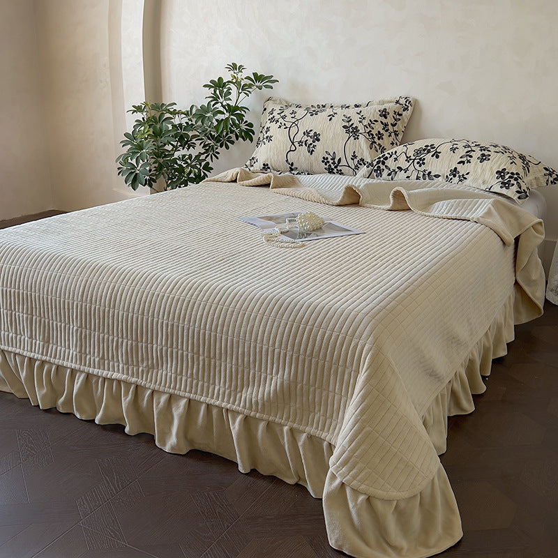Bedding set made of milk fiber fleece with French embroidery