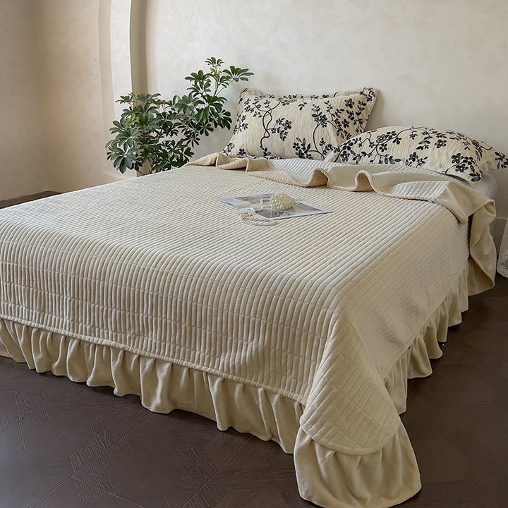 Bedding set made of milk fiber fleece with French embroidery