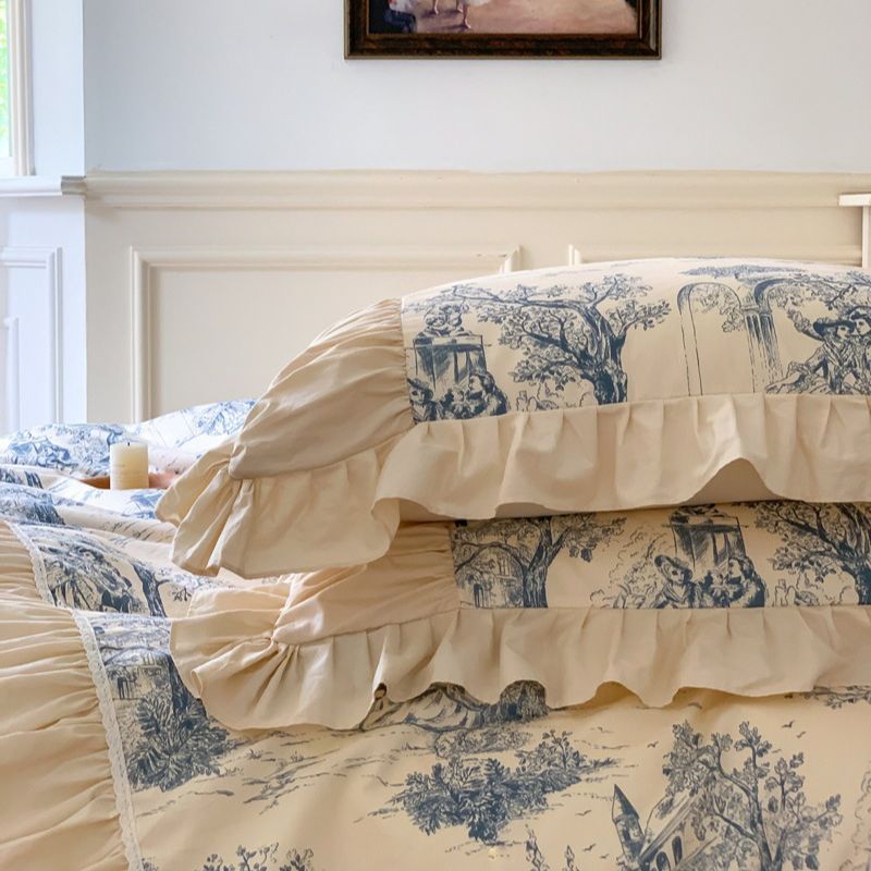 Romantic cotton bedding set with ruffles