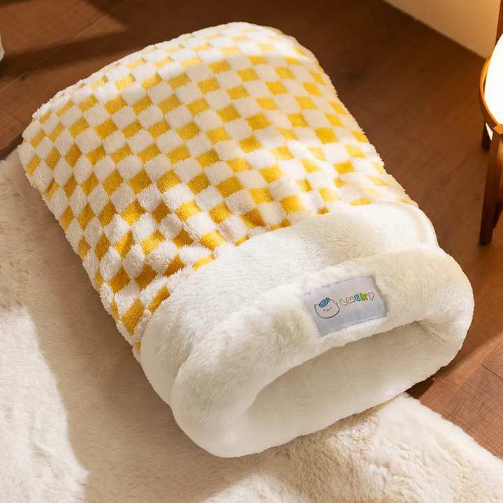 Half-open cat bed with heat lining for autumn and winter