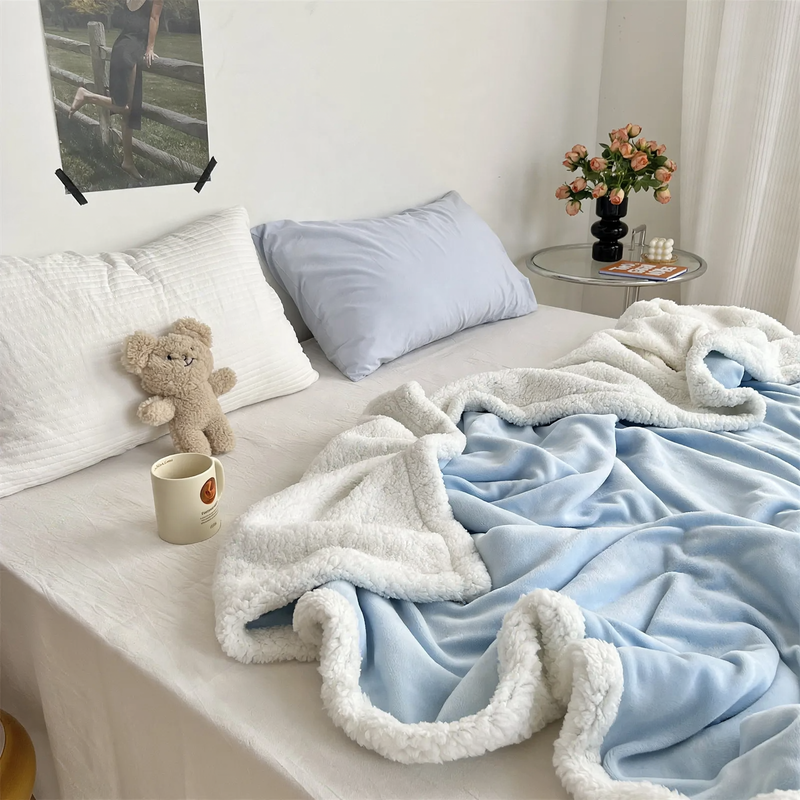 Double-sided cuddle blanket, milk fiber fleece and lamb fleece imitation