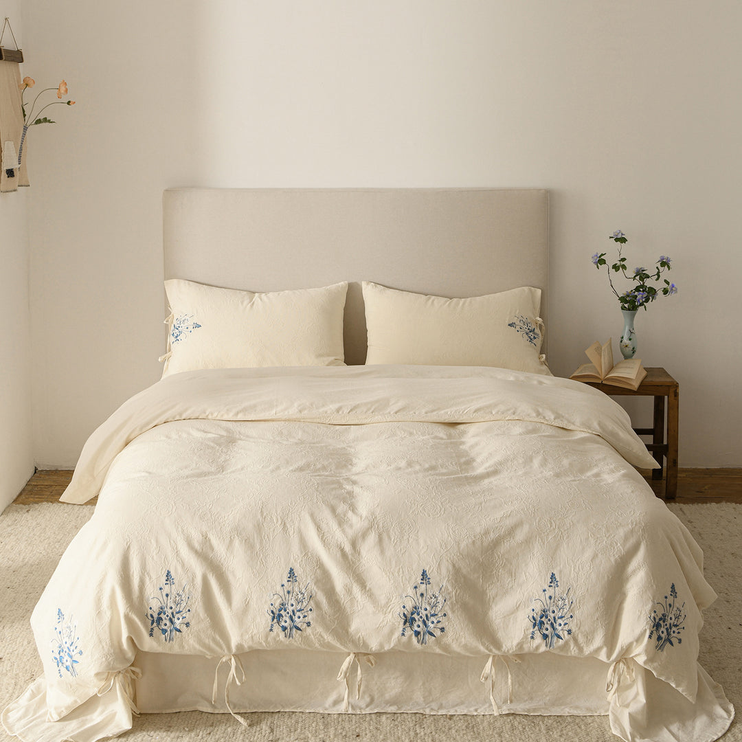 Cotton bedding set, seersucker, embroidered