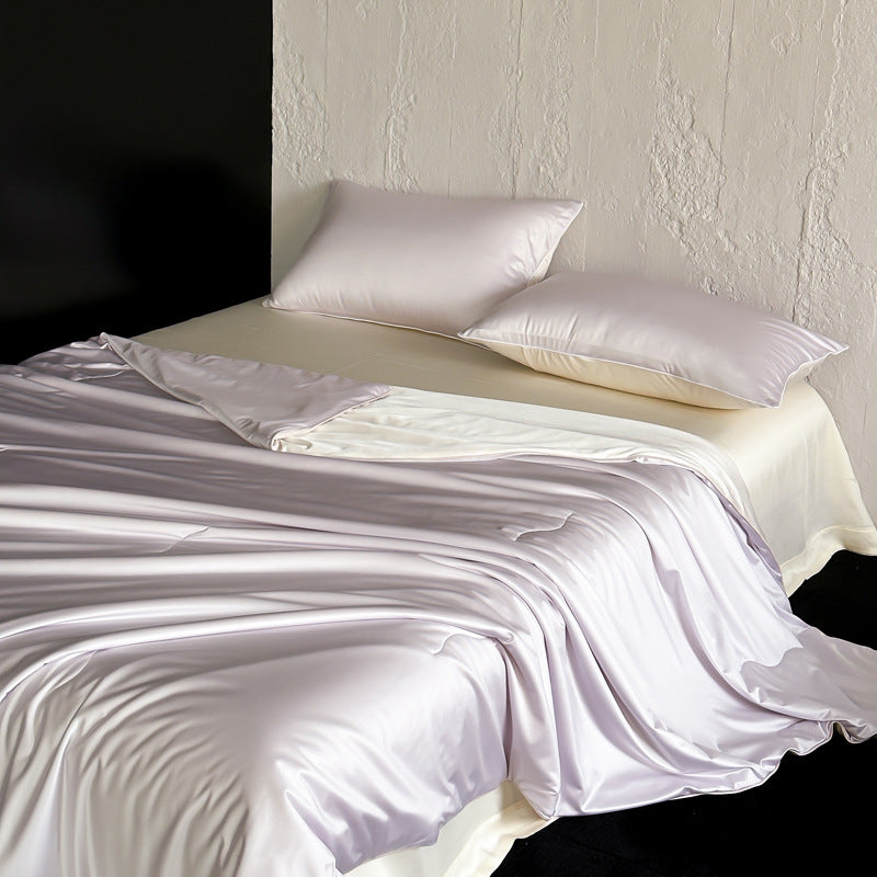 Silk summer duvet with mulberry silk filling