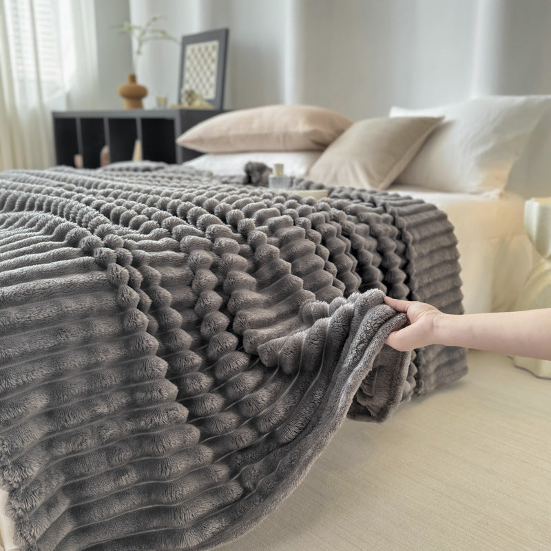 Luxurious flannel blanket made of rabbit fur imitation