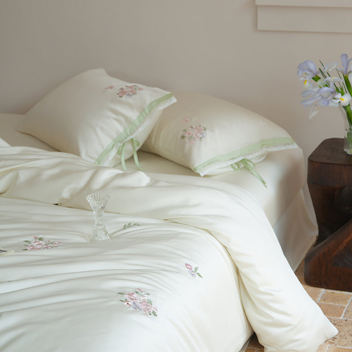 Lyocell bedding set with embroidery, 4 pieces, summer