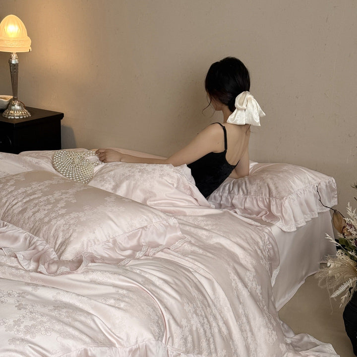 Cotton bedding set with jacquard weaving and frills