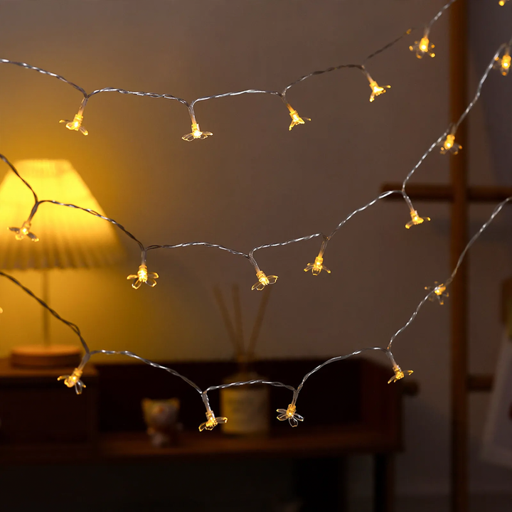 LED string lights with star and moon motifs