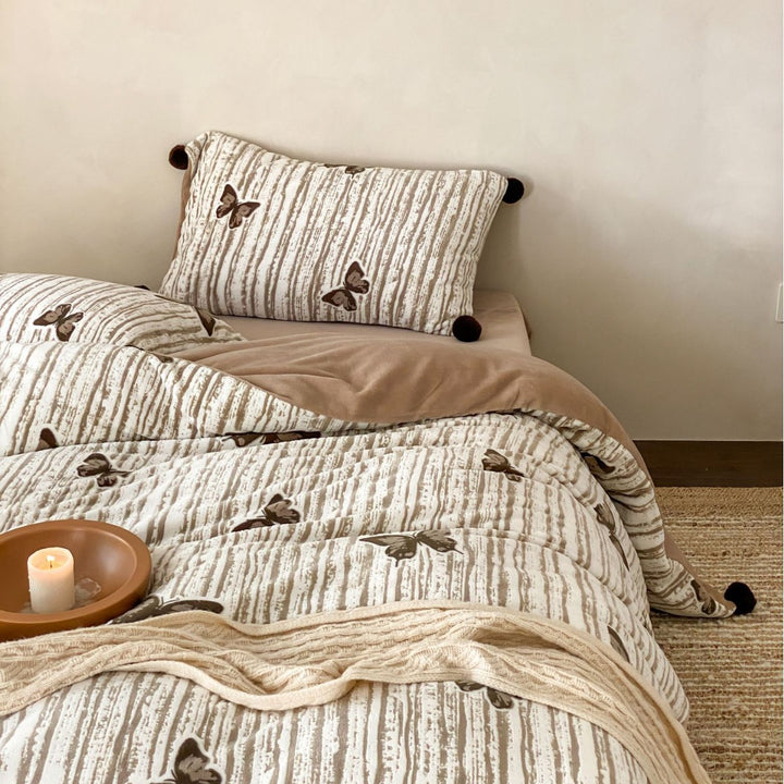 Milk fiber bedding set with 3D flower pattern