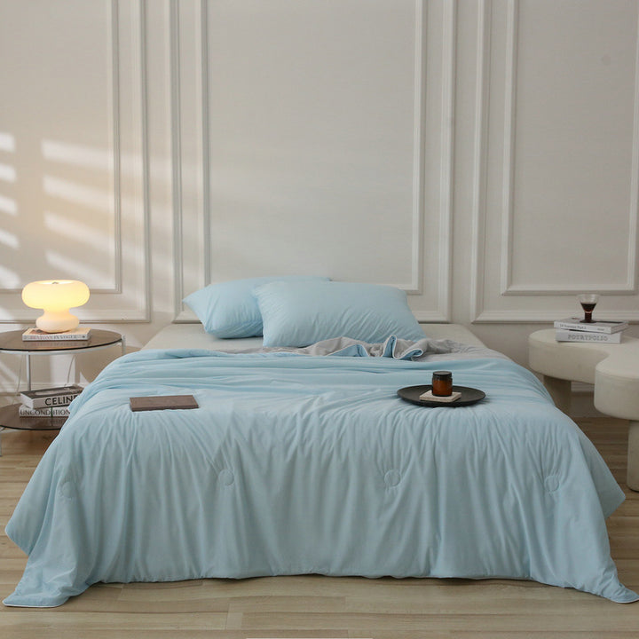 Cooling summer blanket made of functional fibers