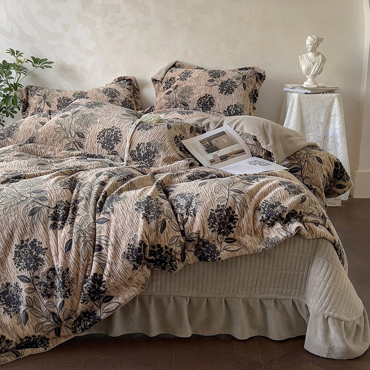 Bedding set made of milk fiber fleece with French embroidery
