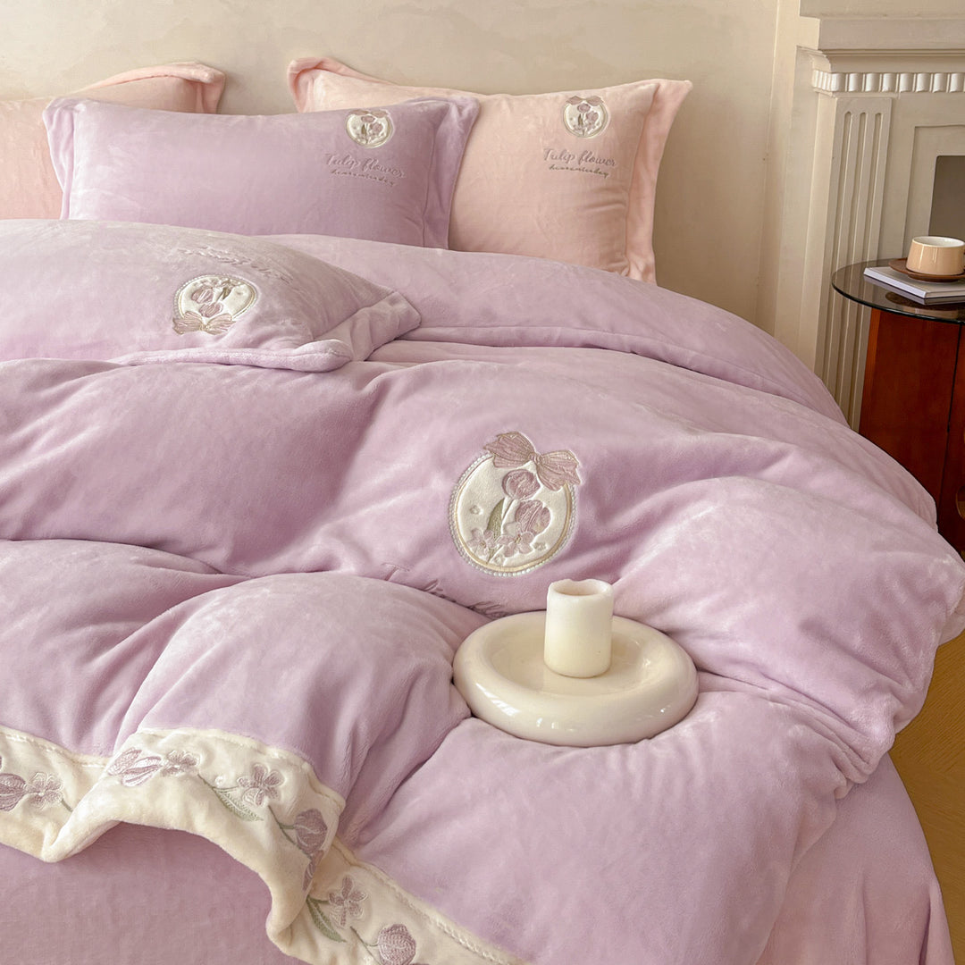 High-quality milk fiber fleece bedding set with embroidery