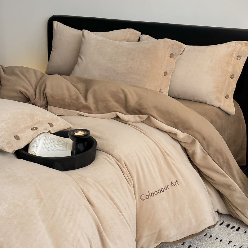 Minimalist bed set made of milk fiber