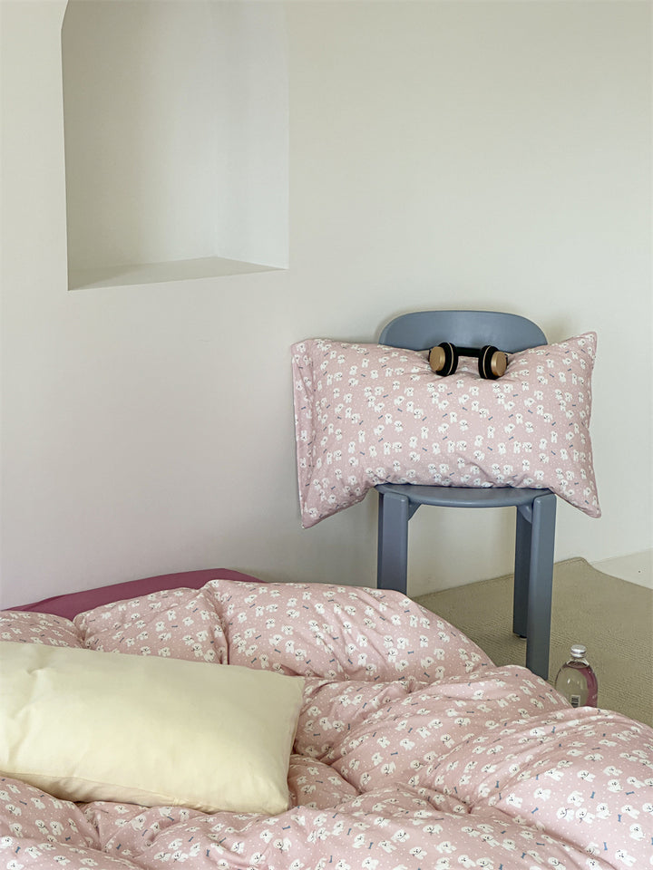 Soft knit bedding set made of cotton with animal motifs