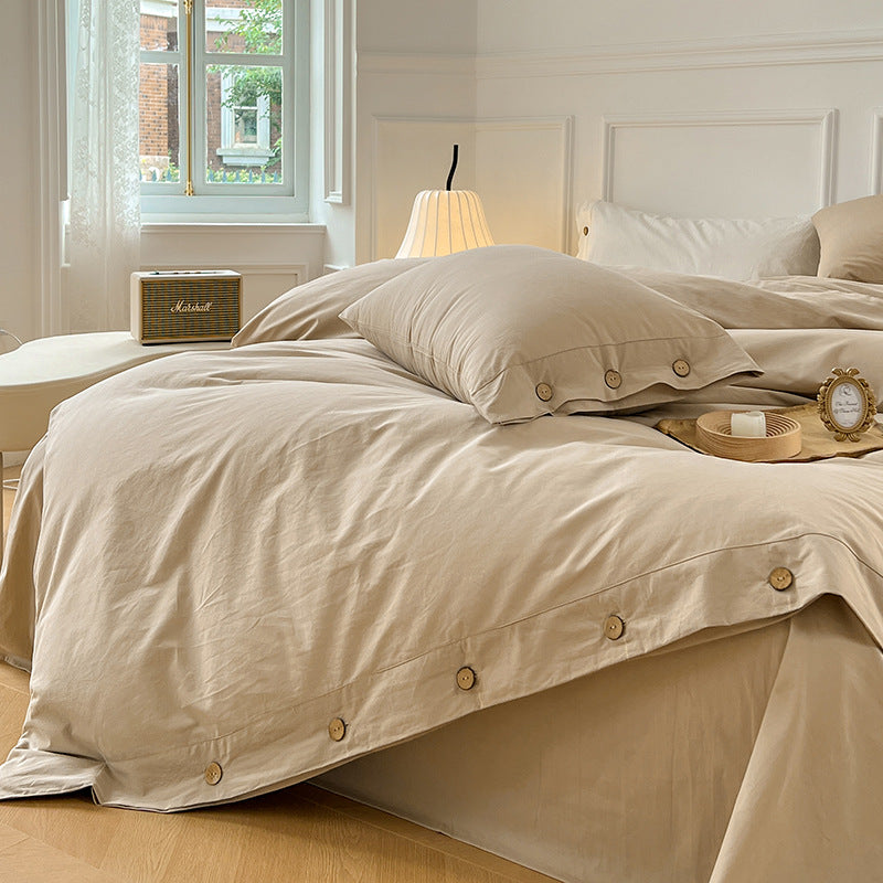 Duvet cover set made of washed cotton with button closure