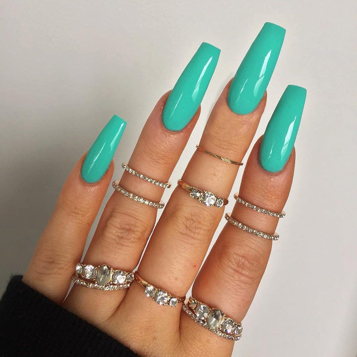 Glamorous artificial nails with high-gloss finish Stornfield