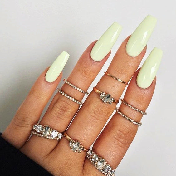 Glamorous artificial nails with high-gloss finish Stornfield