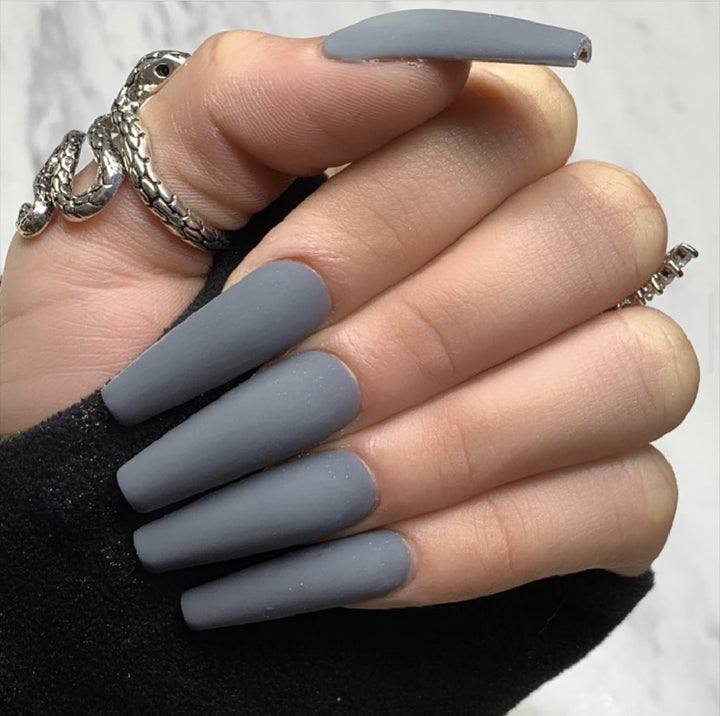 Glamorous artificial nails with high-gloss finish Stornfield