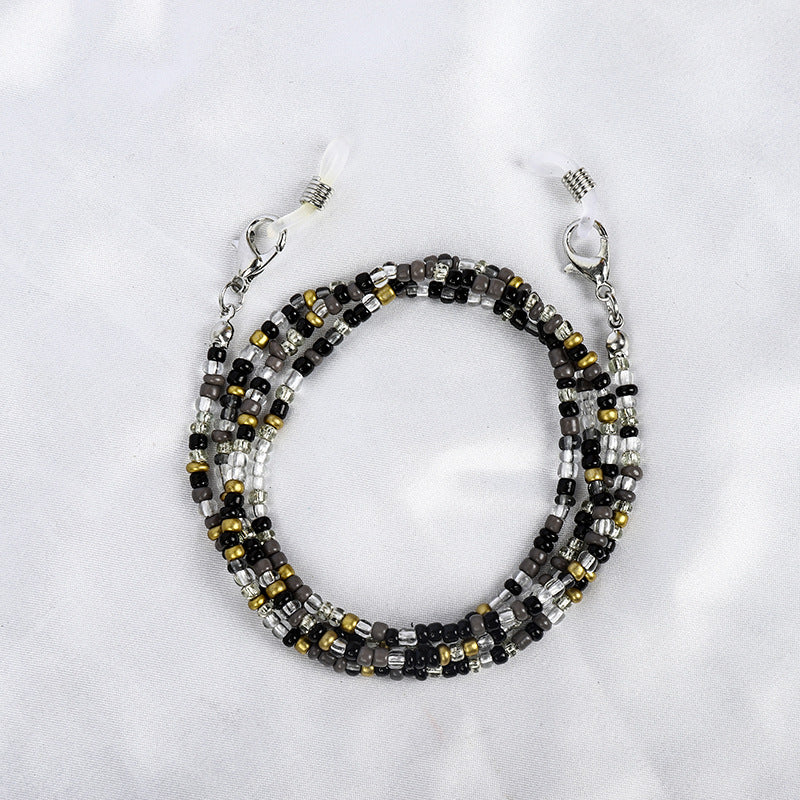 Colored bead necklace with carabiner clasp Stornfield