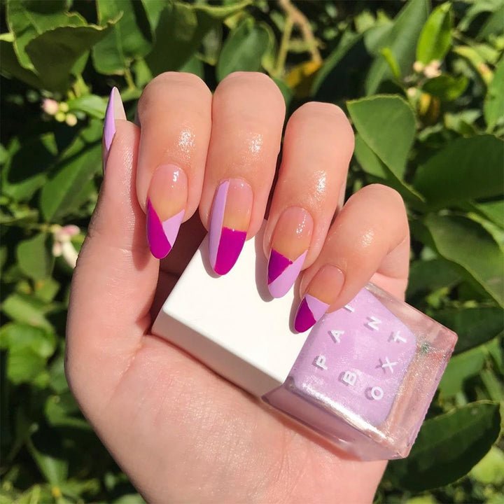 Artful nail extensions with an elegant leaf pattern Stornfield