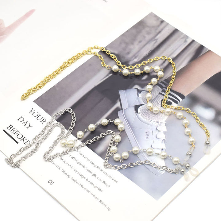 Elegant Pearl-Decorated Eyewear Chain Stornfield