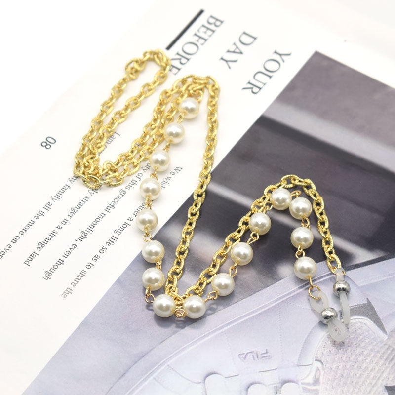 Elegant Pearl-Decorated Eyewear Chain Stornfield