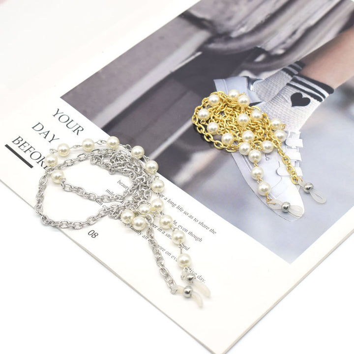 Elegant Pearl-Decorated Eyewear Chain Stornfield