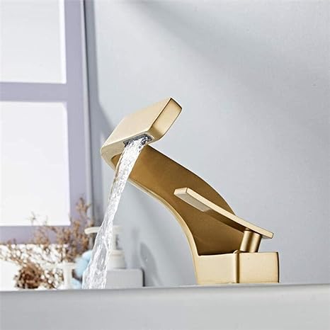 AquaArc Stornfield Modern Kitchen Faucet