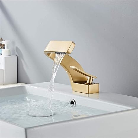 AquaArc Stornfield Modern Kitchen Faucet